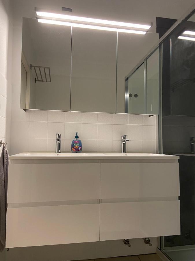 Weloveoostende - Newly Renovated Large Apartment 150M From The Beach - Including Bed Sheets And Final Clea-Ning Kültér fotó
