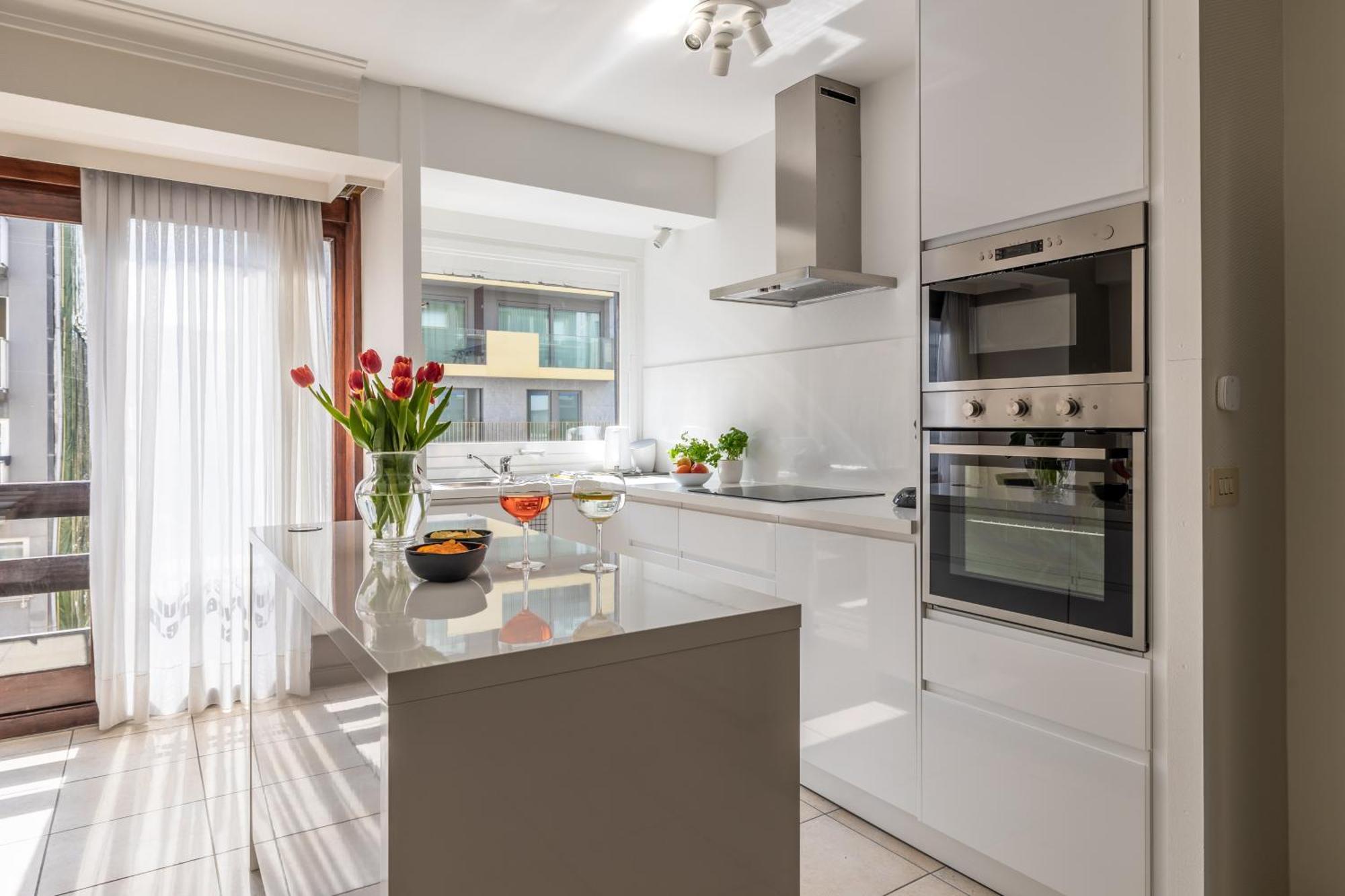 Weloveoostende - Newly Renovated Large Apartment 150M From The Beach - Including Bed Sheets And Final Clea-Ning Kültér fotó